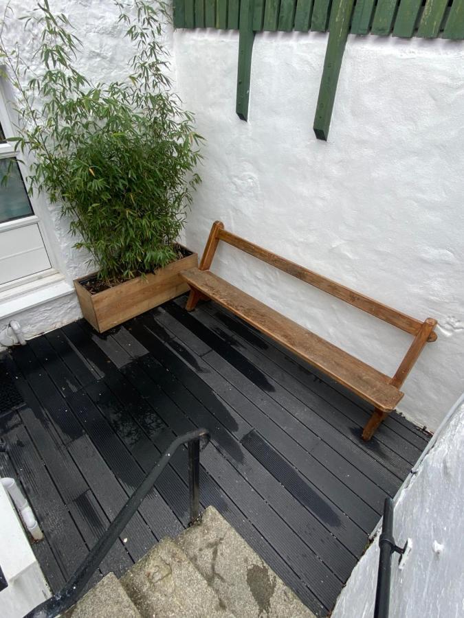 Cheerful One Bedroom Cottage In Mousehole. Exterior foto